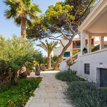 L'orizzonte 빌라 슬라티네