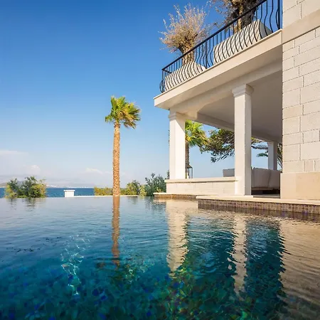 L'orizzonte 빌라 슬라티네